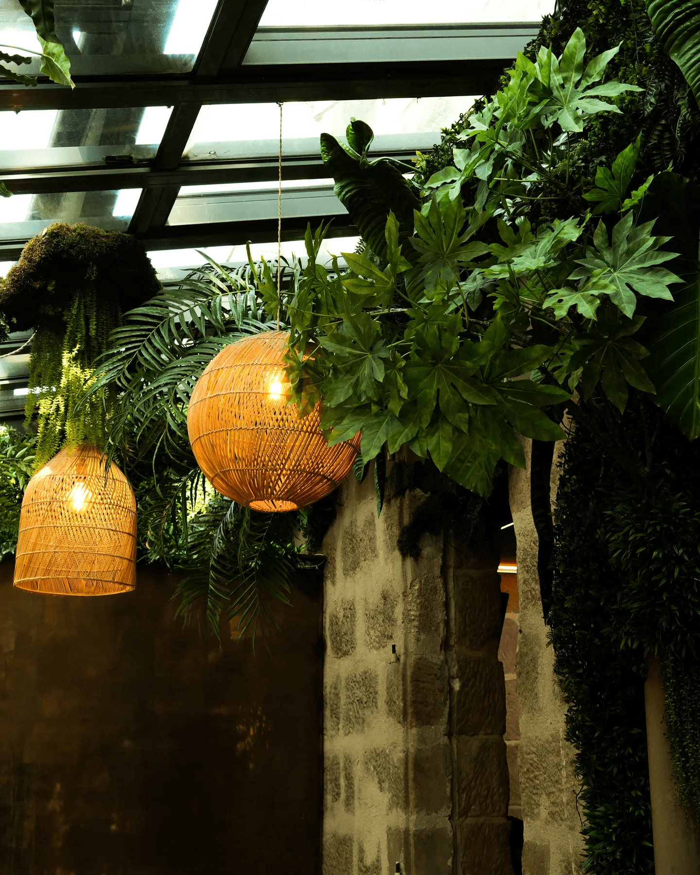 Café de Paris — détail décor végétal