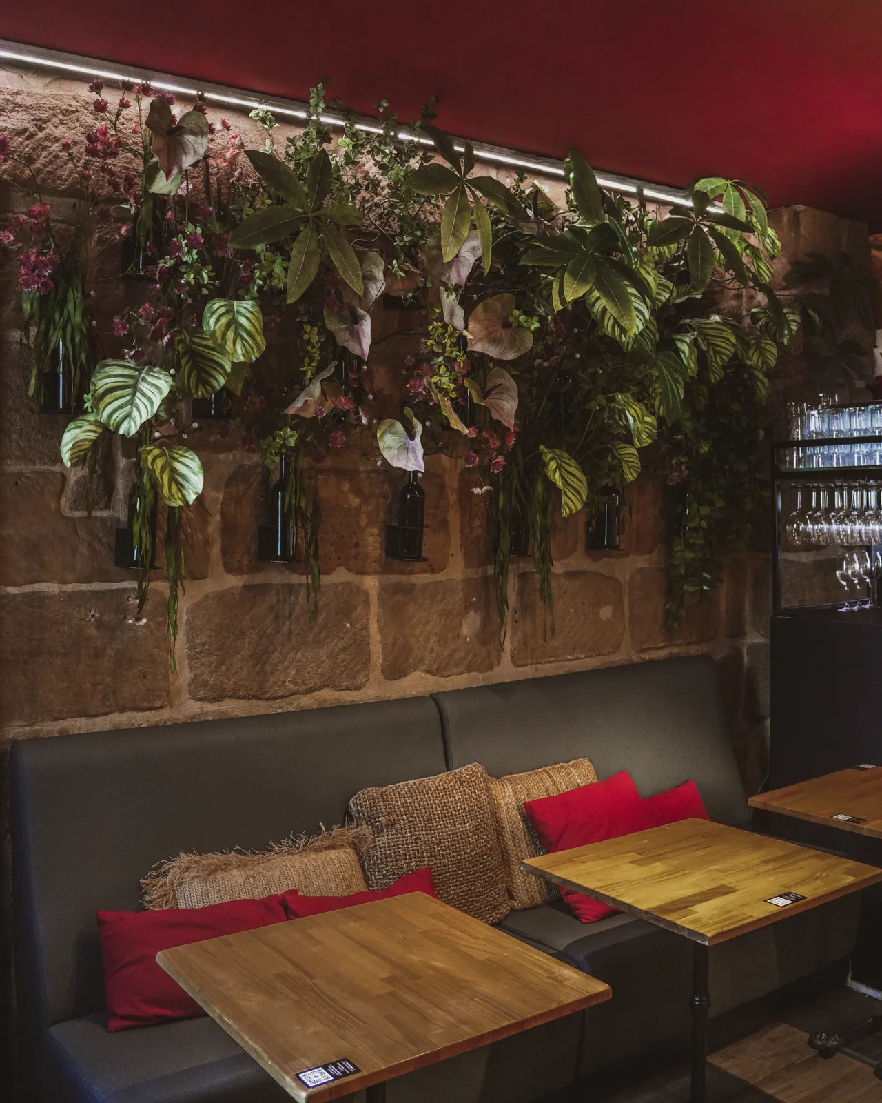 Mur en bouteille floral — Brive